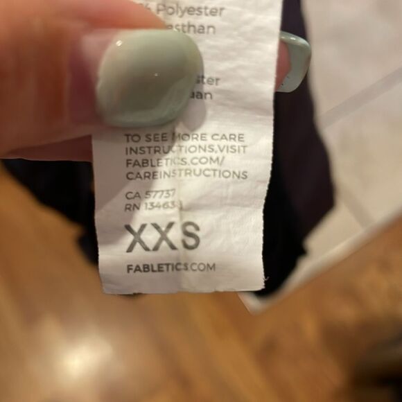 Fabletics Black Crop Top - Picture 5 of 5